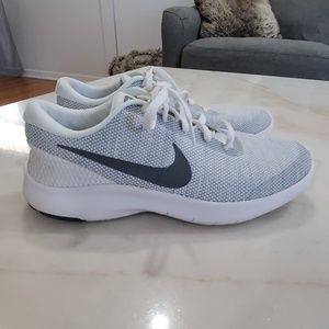 Womens Nike Flex RN7